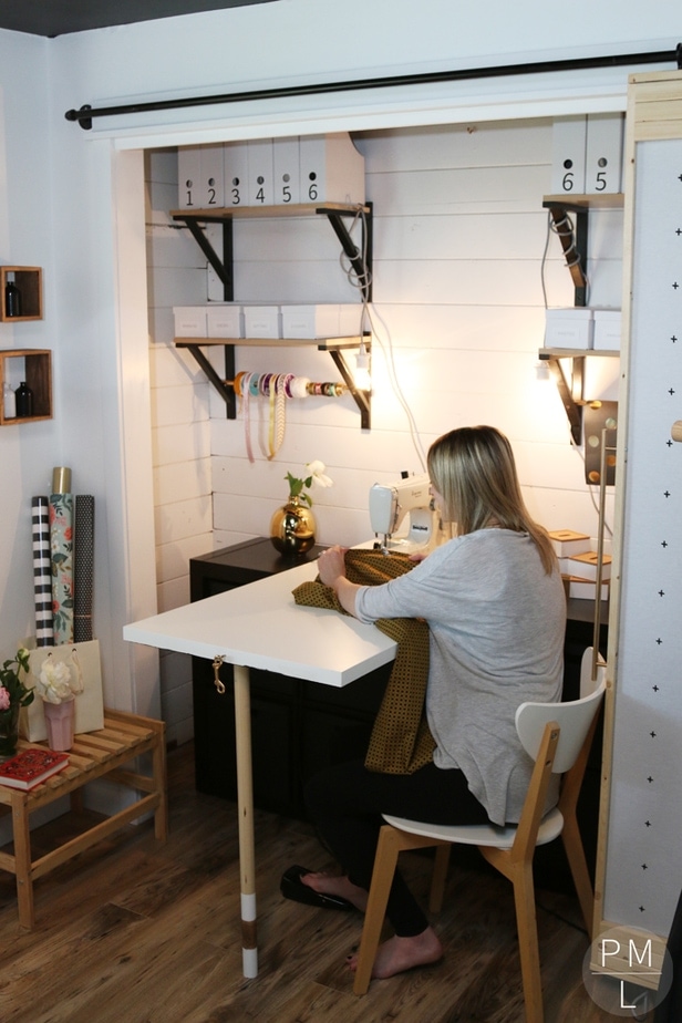 This modern office makeover is brimming with DIY projects, simple Ikea organizers, and eye catching accents! So much inspiration in one place!