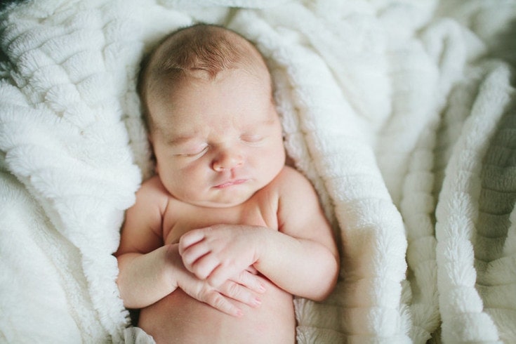 Beautifully sweet newborn pictures