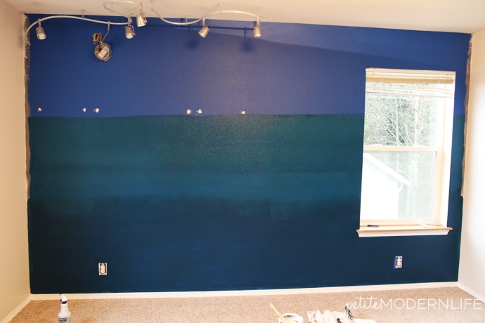 Awesome tips to be creative and make this fun ombre accent wall! | Petite Modern Life