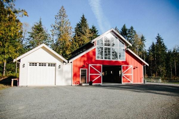 Gorgeous minimal barn house with modern farmhouse flare.