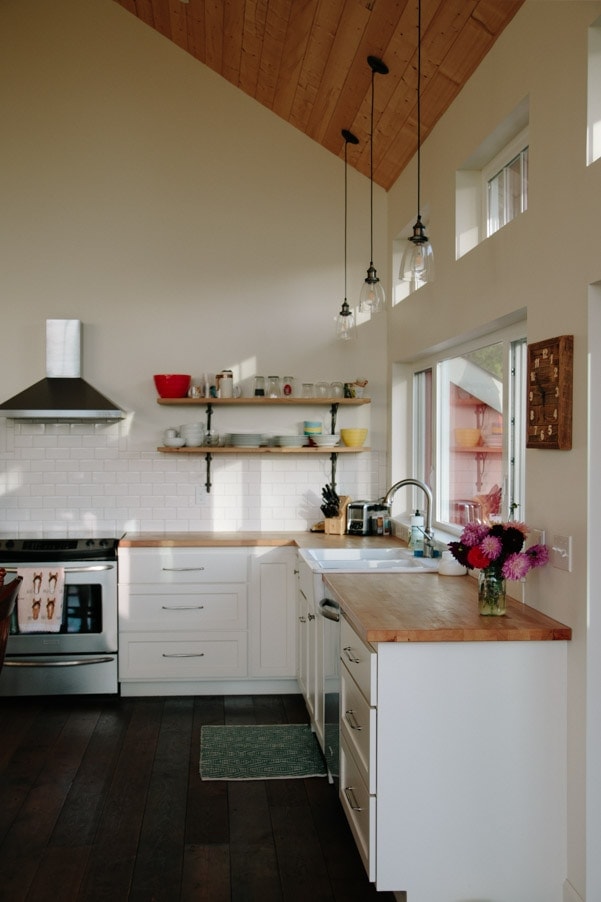 Gorgeous minimal barn house with modern farmhouse flare.