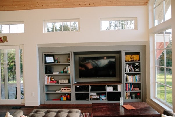 Gorgeous minimal barn house with modern farmhouse flare.