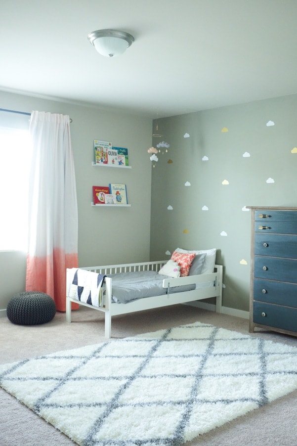 Modern minimal nursery as part of Nursery Week on Petitemodernlife.com